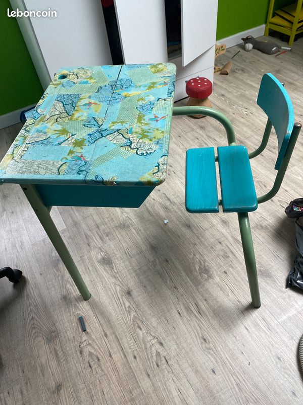 Bureau d’école (image 1)