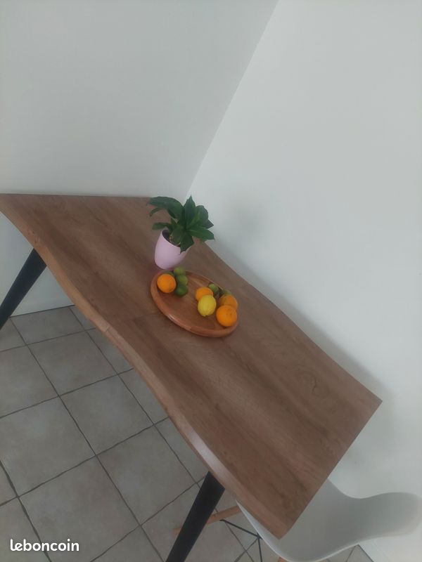 Table en chêne bois (image 1)