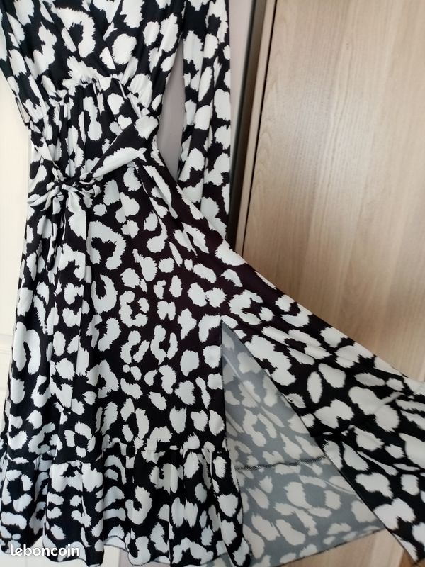 Robe blanche et noire (image 5)