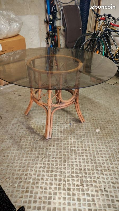 Table (image 1)
