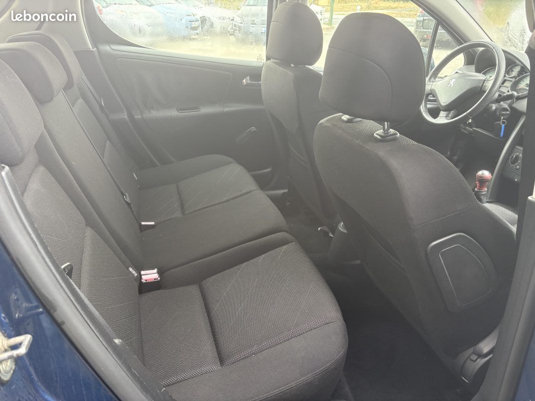 Peugeot 207 1.4 vti 95 premium 2007 (image 7)