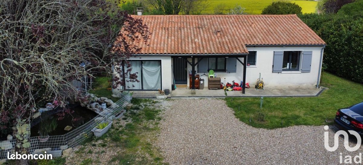 Propriété 6 pièces 100 m² - Chadurie 16250 (image principale 1)