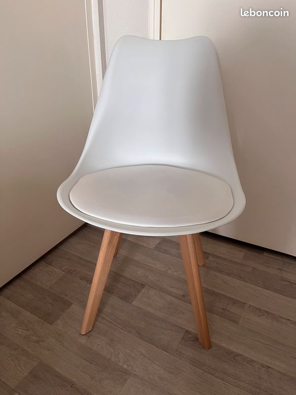 2 chaises blanches (image 3)