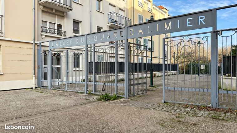 Studio 1 pièce 28 m²