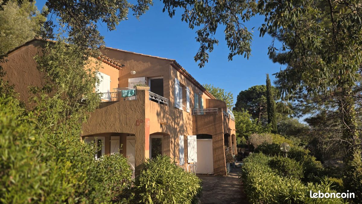 Appartement 1 pièce 24 m² · à Roquebrune-sur-Argens · 24 m² · 690 €/mois