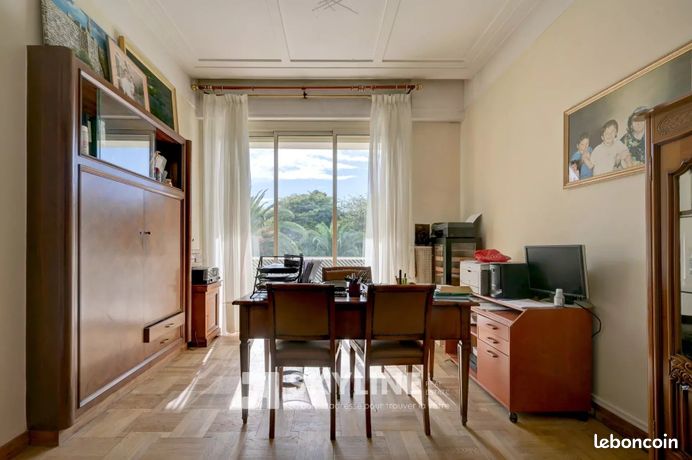 Villa 9 pièces 285 m² — 27