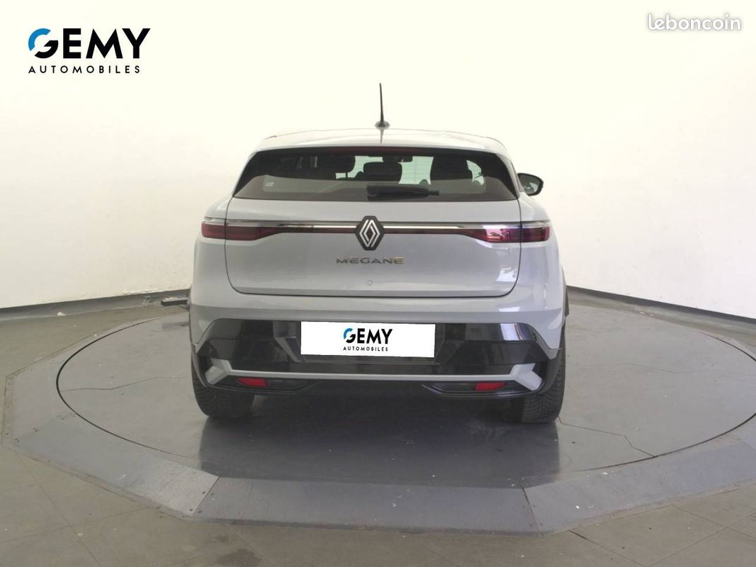 RENAULT Megane E-Tech EV60 220 ch super charge Equilibre (image 5)