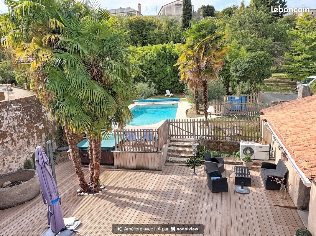 Maison 10 pièces 306 m² · à Parthenay · 306 m² · 349 000 €