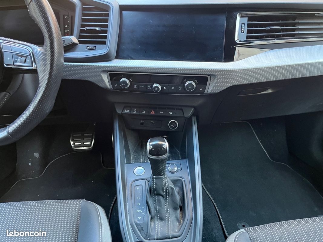 AUDI A1 SPORTBACK 35 TFSI 150 ch S tronic 7 S Line (image 10)