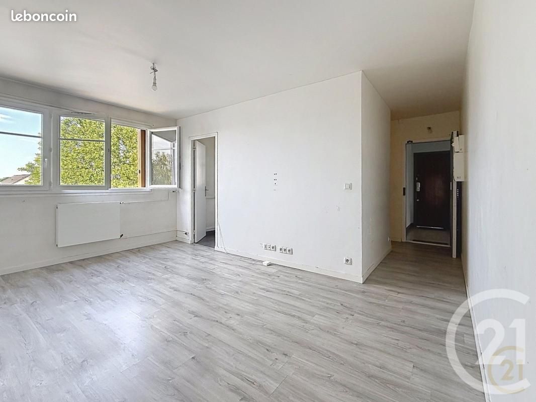 Appartement 3 pièces 54 m² · à Bondy · 54 m² · 153 000 €
