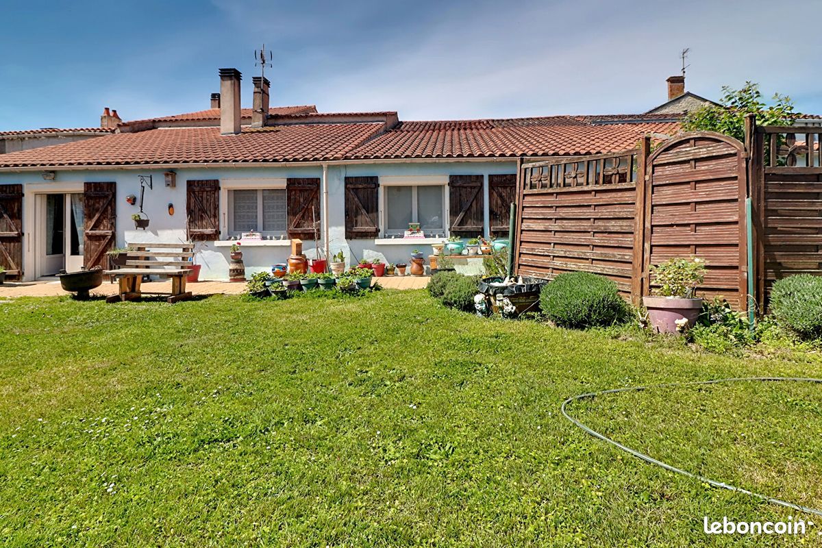 Maison 6 pièces 170 m² · à Sainte-Soulle · 170 m² · 279 000 €