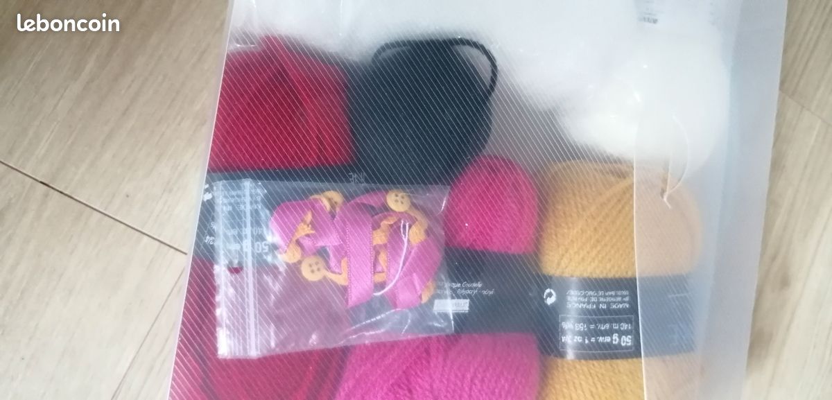 Kit poupée et vêtements au tricot (image 4)