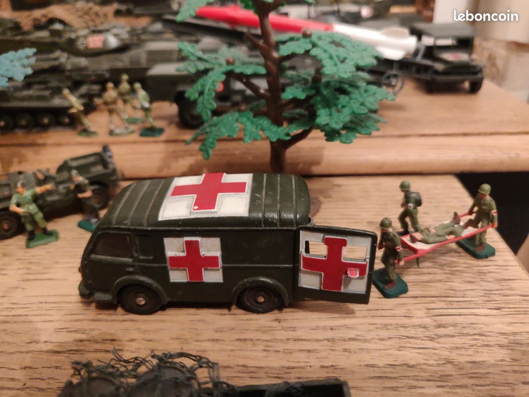 Jouet Dinky - Ambulance Militaire Arrière - Référence 820/80F - Neuf