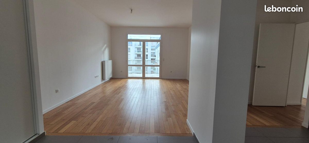 Appartement 3 pièces 74 m² · à Paris · 74 m² · 2 310 €