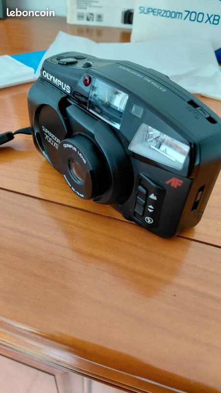Appareil Photo argentique Olympus SUPERZOOM 105G en très bon état