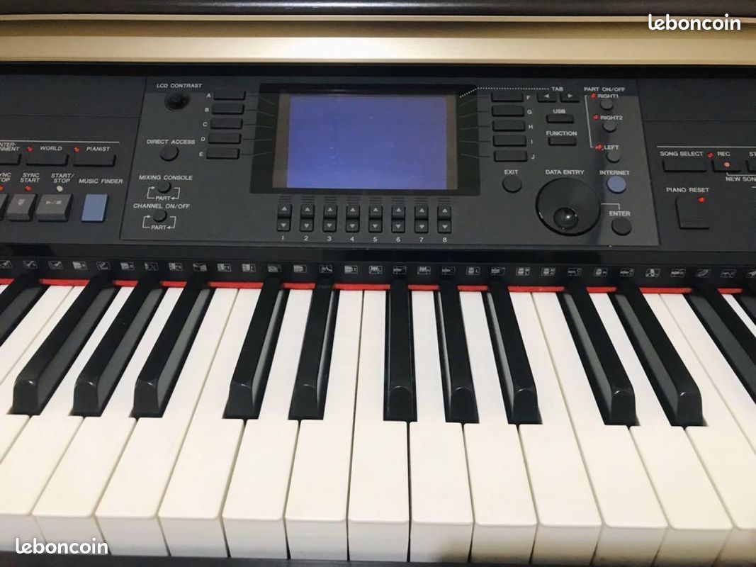 Piano Yamaha noir laqué cvp501 (image 2)