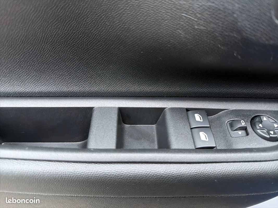CITROEN C3 Turbo 100 ch Manuelle You (image 24)