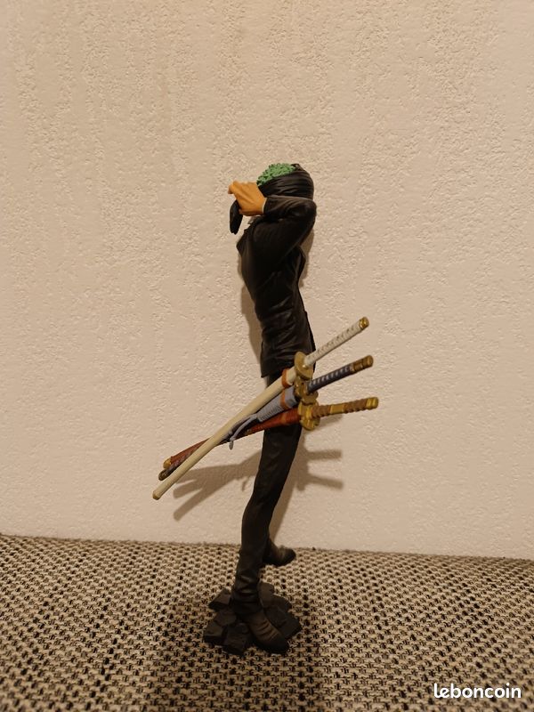 Figurine roronoa zoro One Piece (image 2)