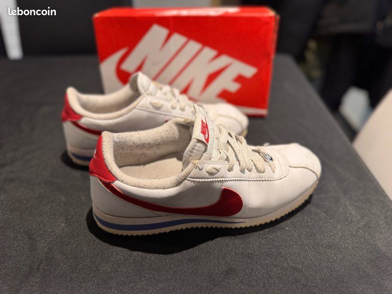 Basket Nike Cortez blanche et rouge taille 43 Chaussures
