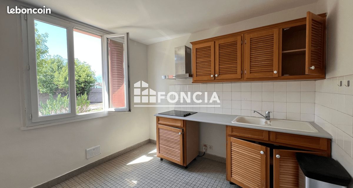 Appartement 2 pièces 40 m² · à Saint-Martin-d'Hères · 40 m² · 550 €/mois