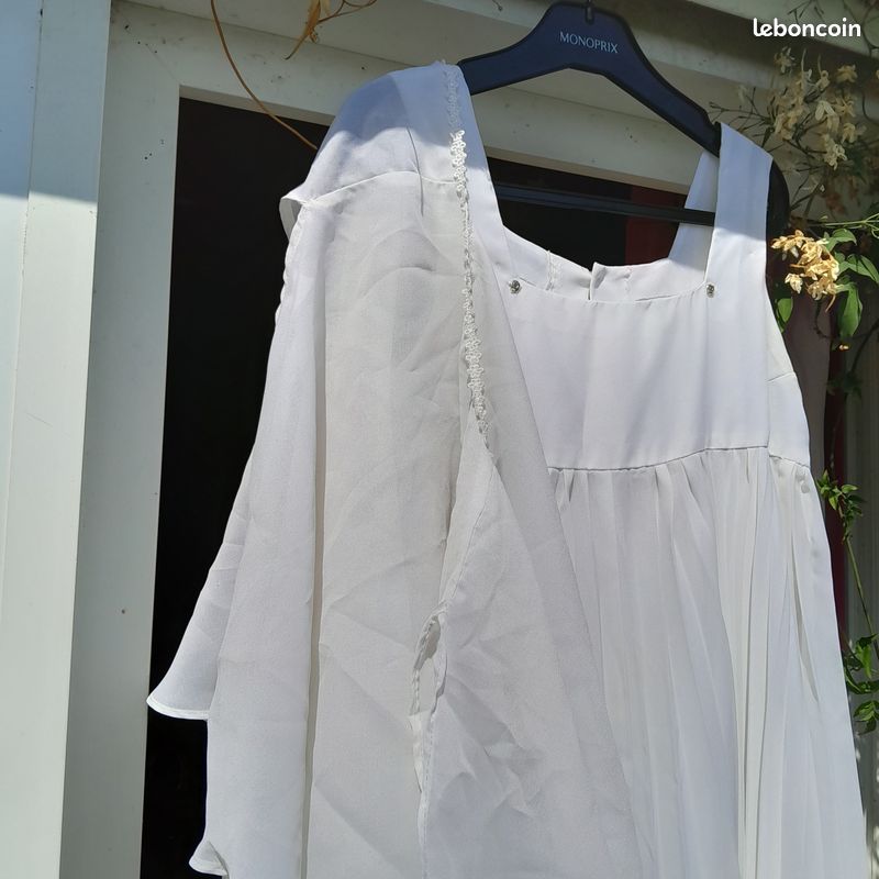 Robe de mariée plissée (image 1)
