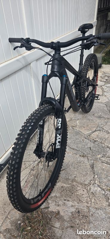 Enduro Canyon Strive Carbone 2025 upgradé état neuf (image 8)