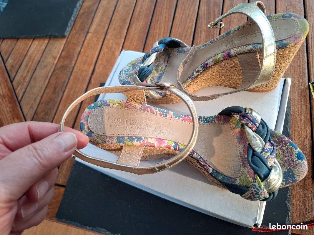 Sandales compensées dorées, taille 40, marque Pare Gabia (image 4)