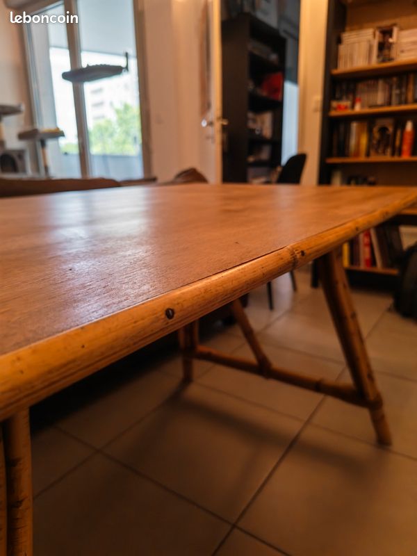 Table à manger en bois et rotin (image 3)