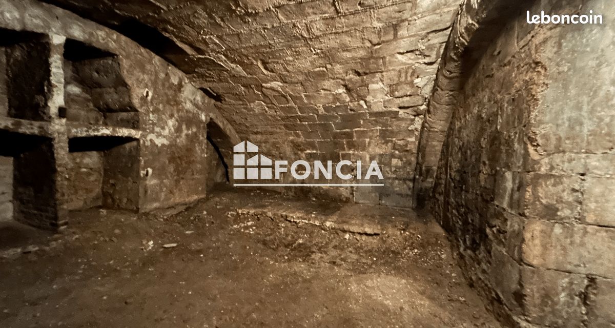 Cave / cathedrale · à Rouen · 25 000 €