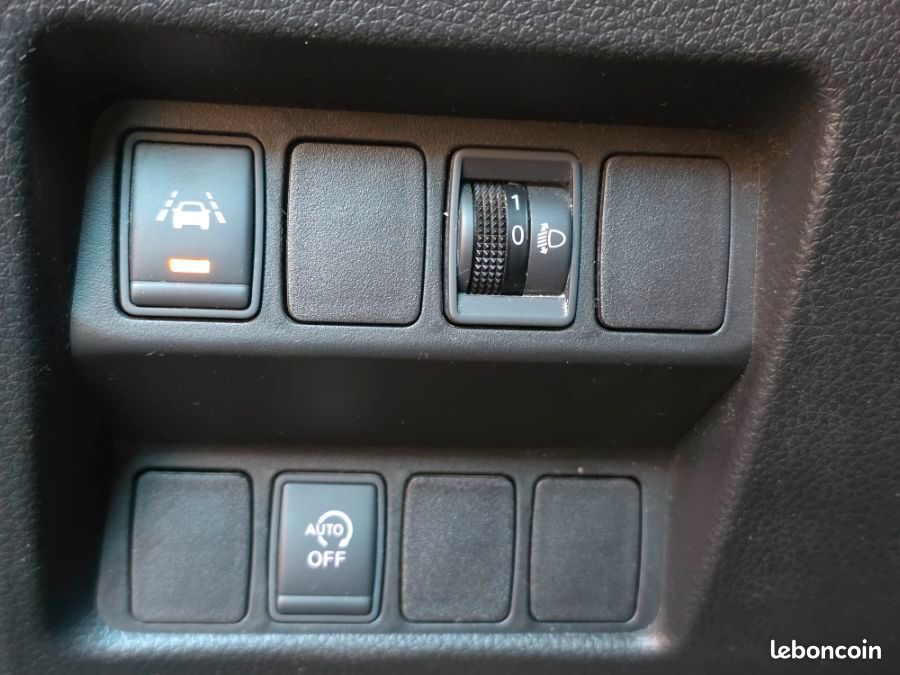 Nissan Qashqai 1.5 DCi 110 BVM6 N CONNECTA 360° TOIT Pano JA18 (image 23)
