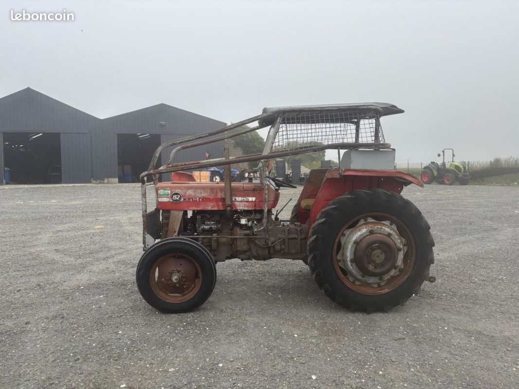 Massey Ferguson 152 - Tracteurs