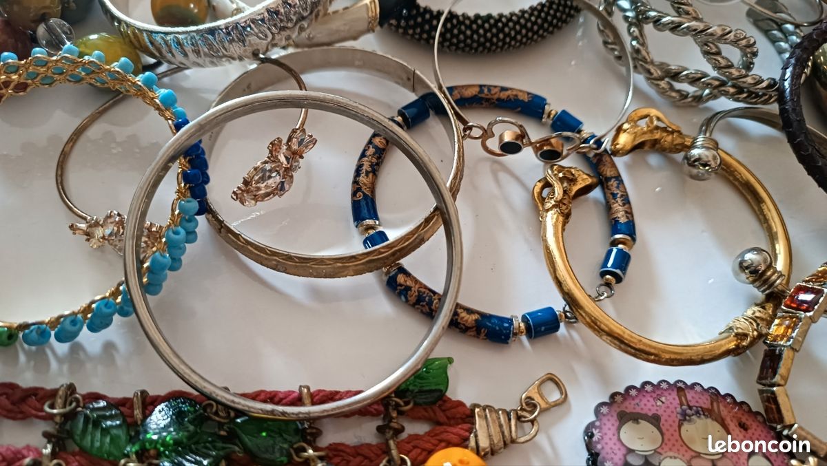 Lot de bijoux vintage à porter a détourner ou restaurer 06