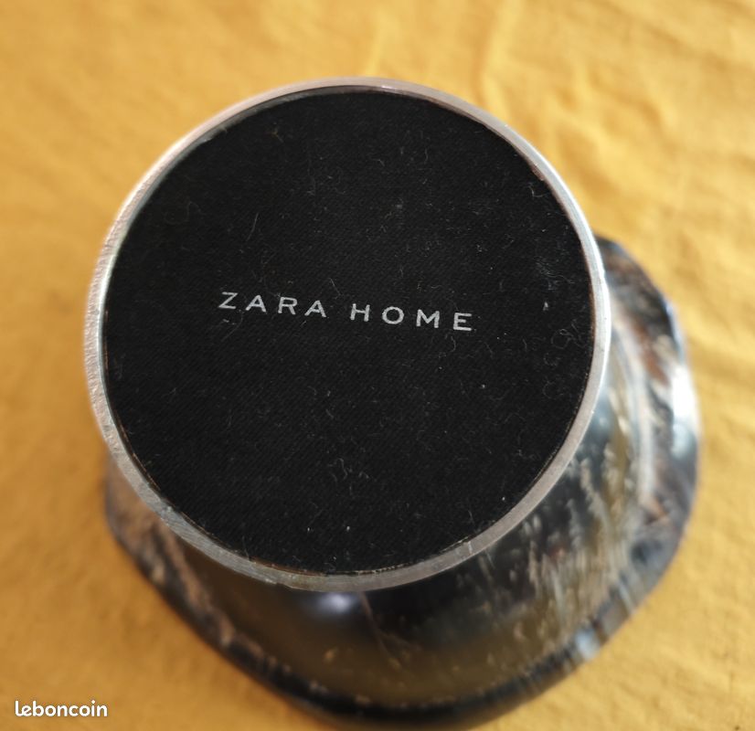 A coupe ou vide poches en corne naturelle et pied couleur argent marque "zara home " (image 3)
