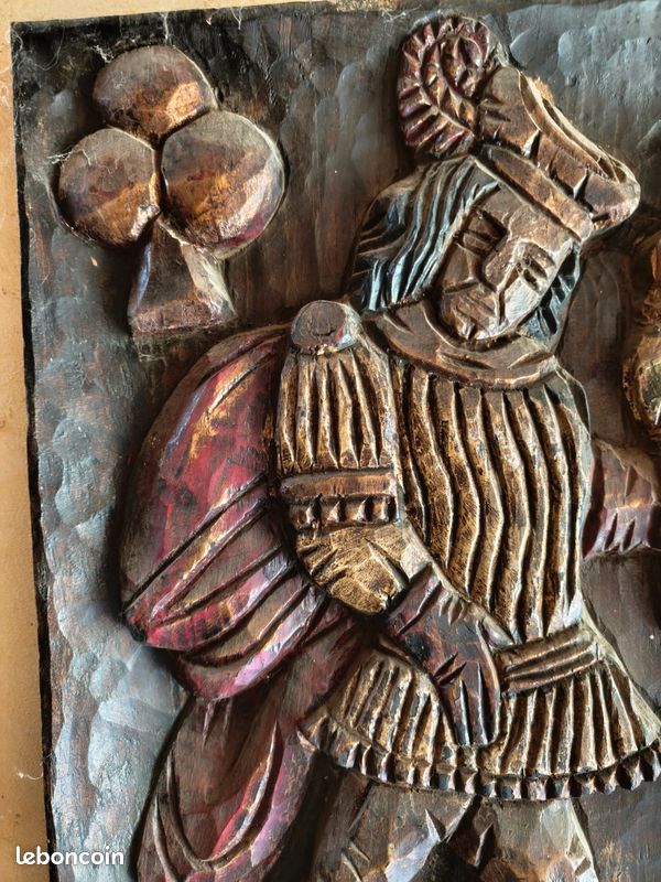 Beau tableau sculpture sur bois polychrome (image 4)