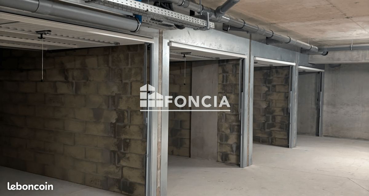 Garage (image 3)