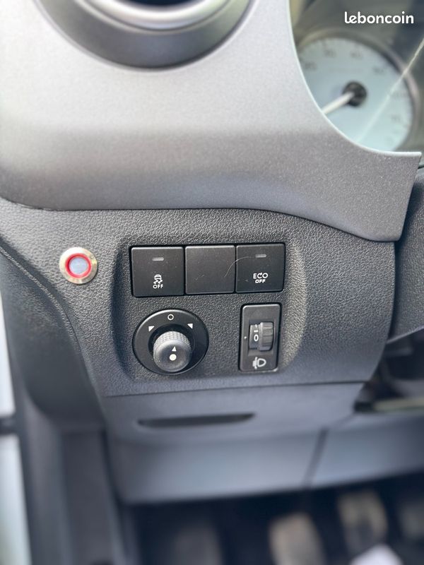 Peugeot Partner Tepee 1.6 Blue-HDi 100CH Active (image 11)