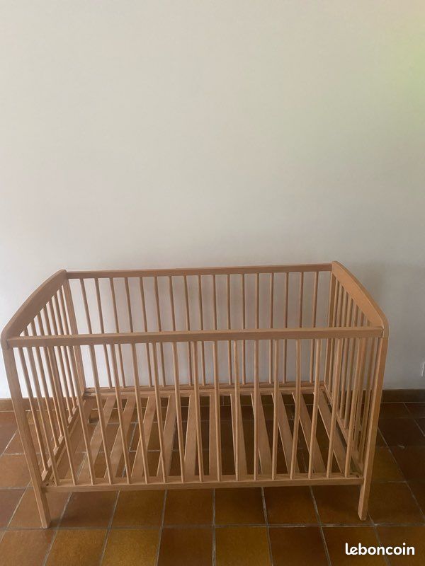 Lit bébé (image 1)