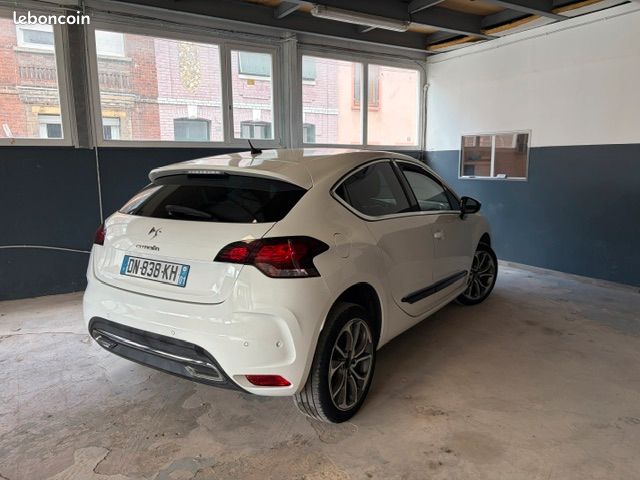 CITROEN DS4 2.0 HDi 135 Urban Show (image 2)