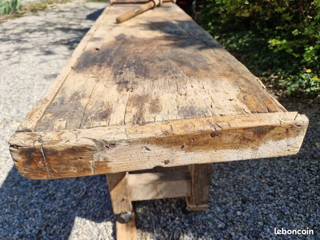 Établi ancien bois massif 236 cm avec étau – robuste – atelier ou déco (image 5)