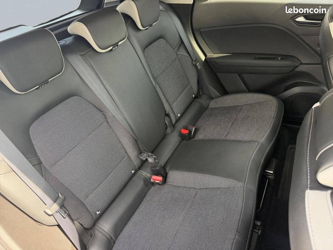 Renault Captur mild hybrid 140 Techno fast track (image 18)