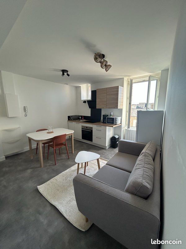 Appartement 3 pièces 53 m² · à Laval · 53 m² · 740 €