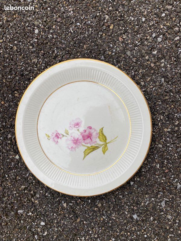 Assiettes et plat (image 1)
