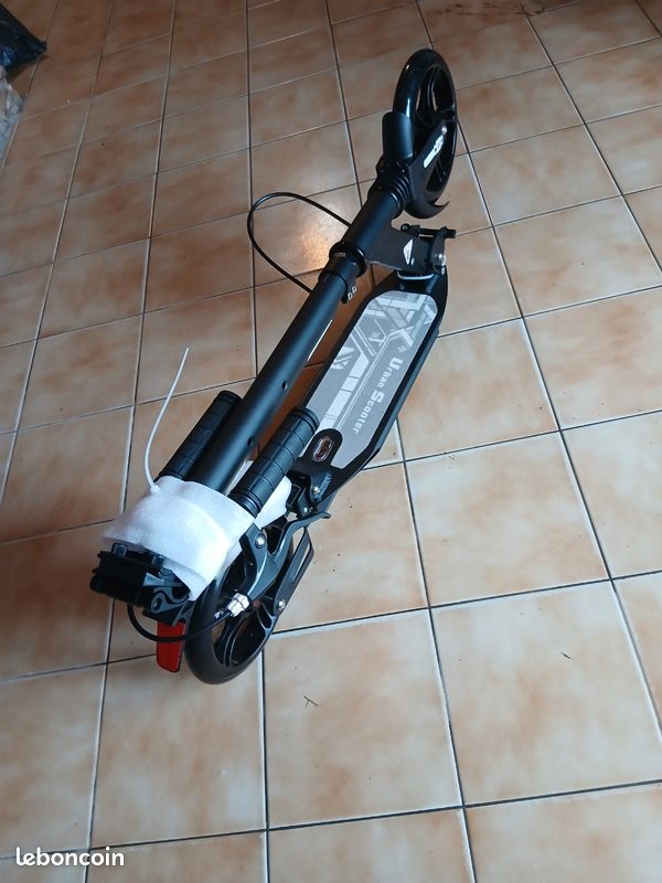 Trotinette non motorisée neuve (image 3)