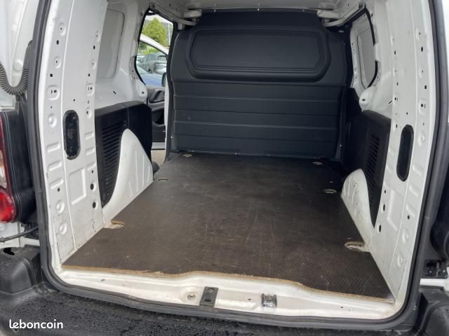 Citroën Berlingo FOURGON 21 L2 BlueHDi 100 CONFORT (image 8)