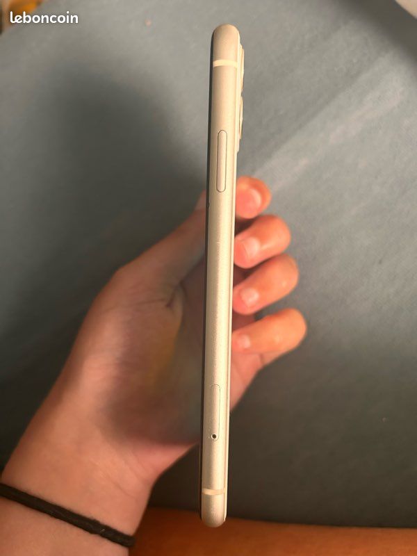 Iphone 11 (image 3)