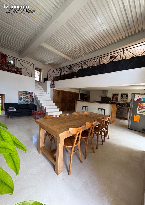 Appartement 4 pièces 190 m² · à Poligny · 190 m² · 204 000 €