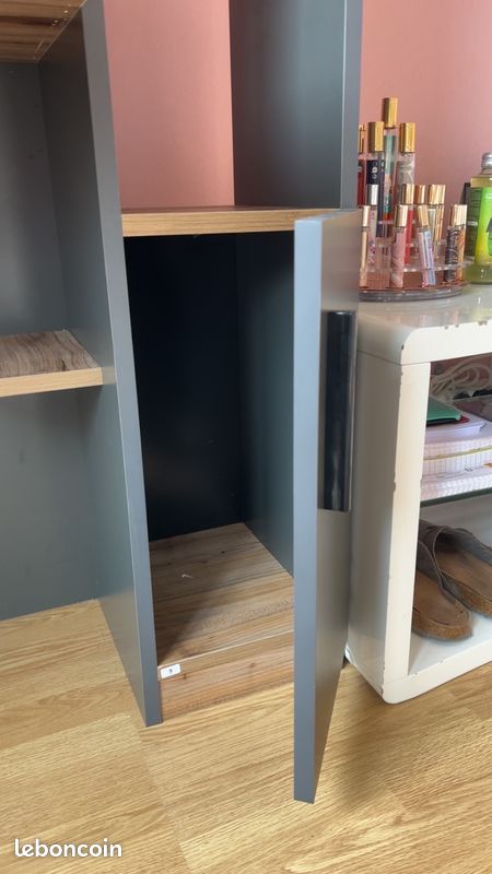 Bureau (image 2)