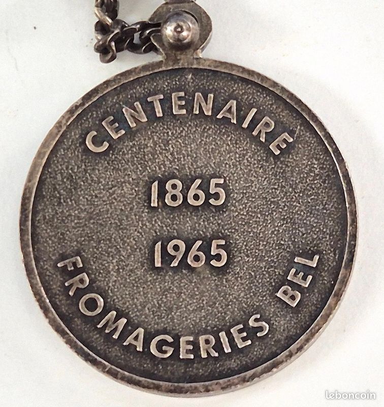 ANCIEN PORTE CLE publicitaire collection FROMAGE VACHE QUI RIT ecrit en