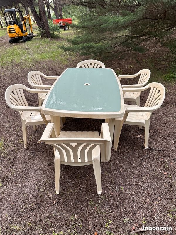 Table de Jardin et 6 chaises (image 1)