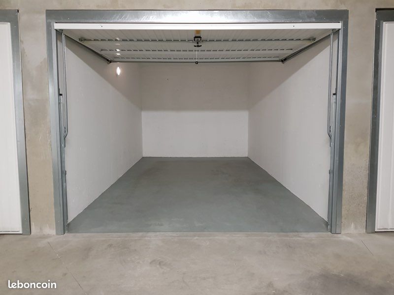 Garage à louer · à Albertville · 130 €/mois